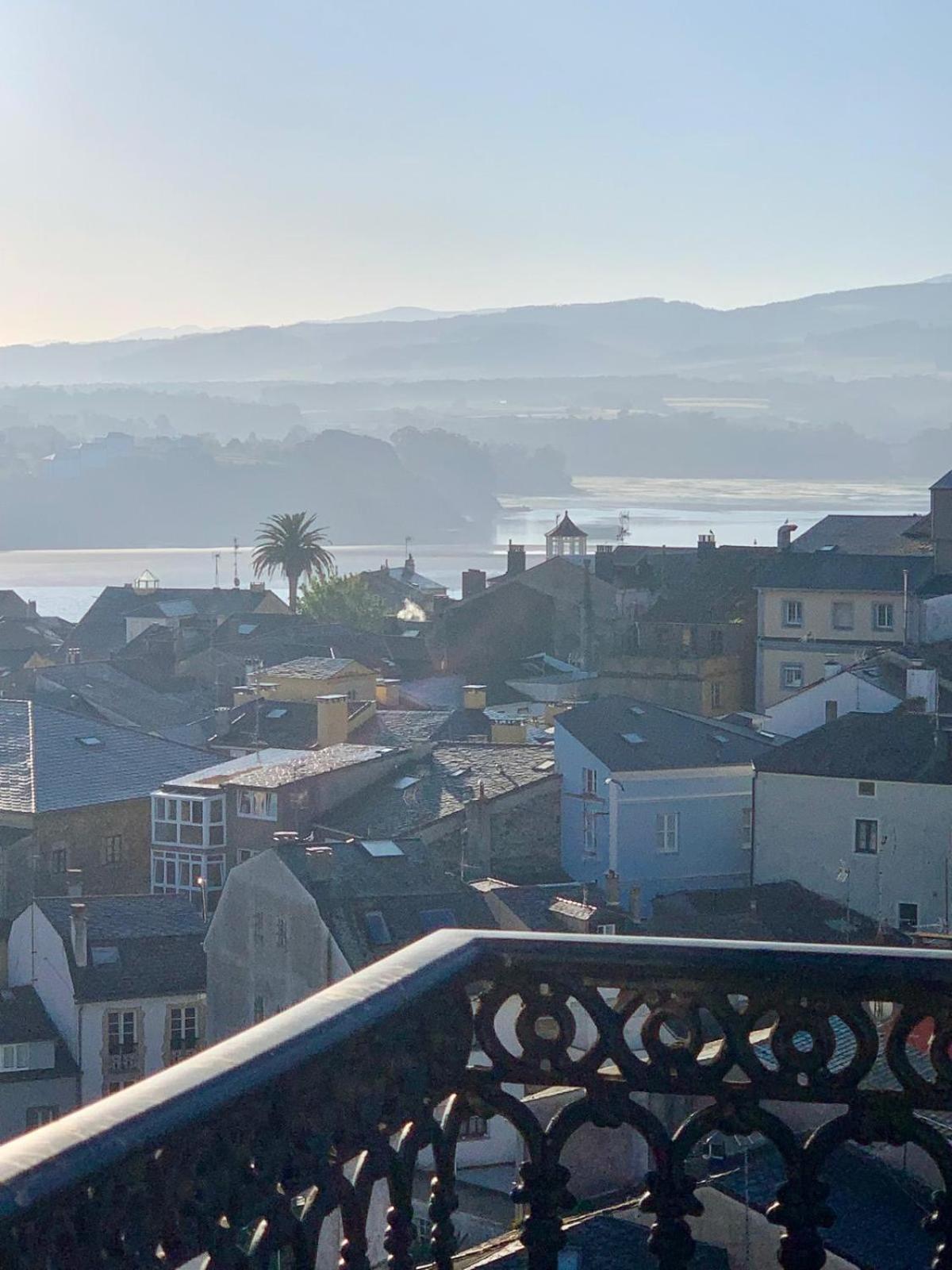 Moderno Piso Con La Mejor Terraza De Ribadeo Y Vistas Maravillosas Екстериор снимка