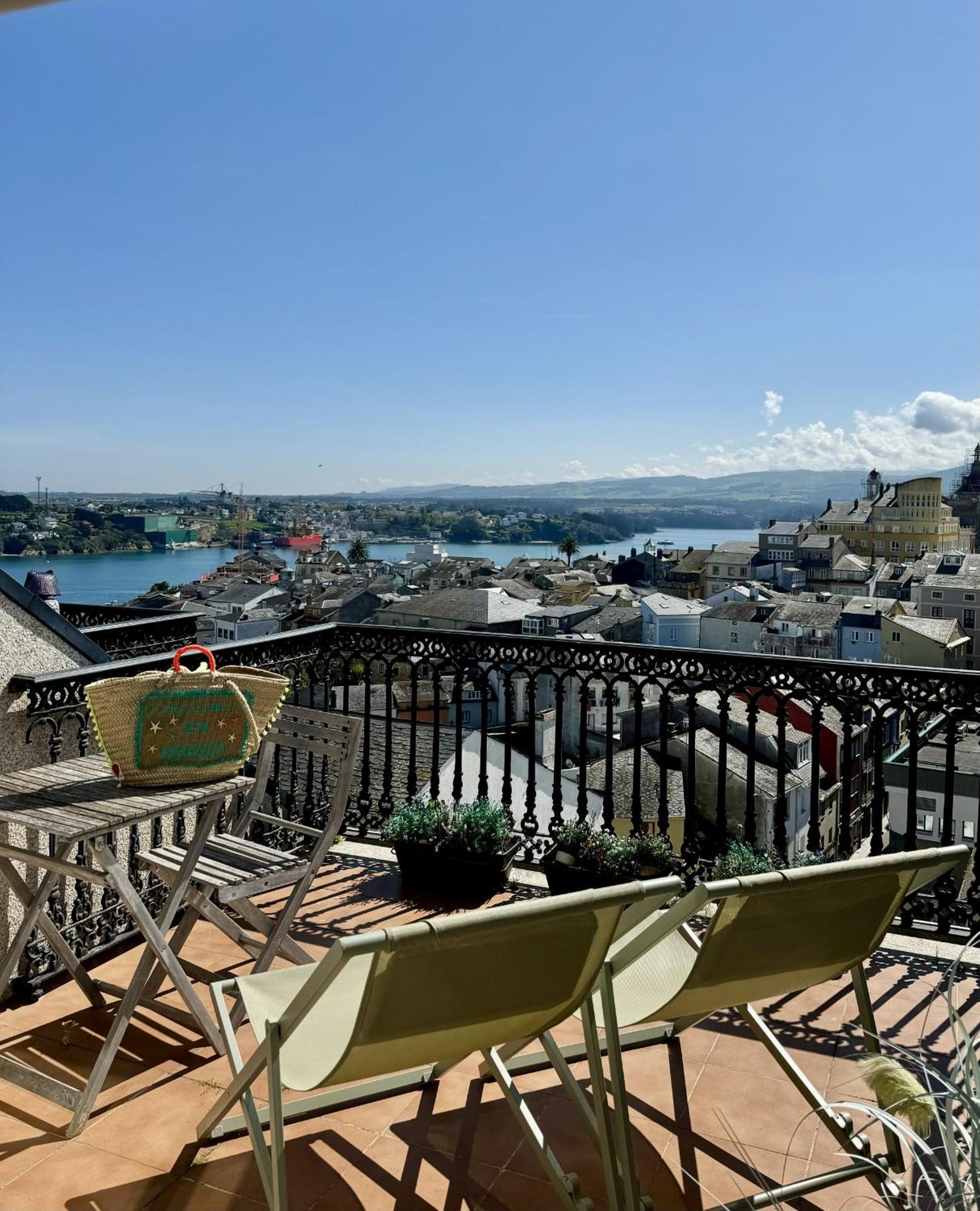 Moderno Piso Con La Mejor Terraza De Ribadeo Y Vistas Maravillosas Екстериор снимка